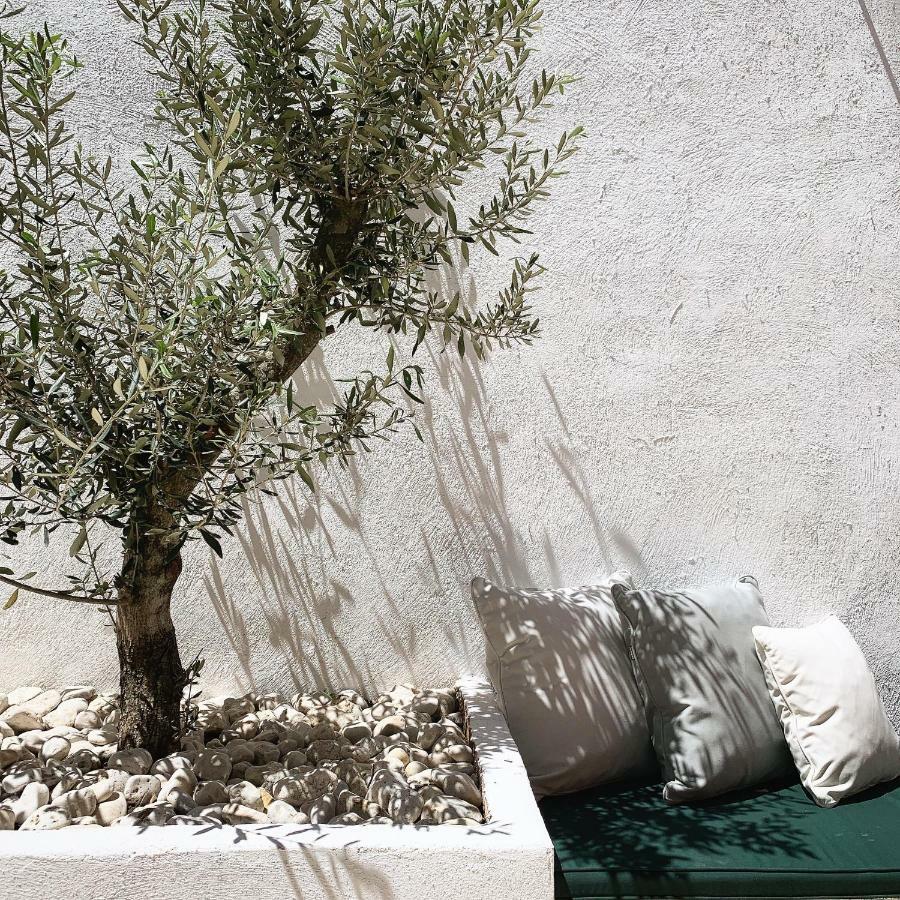 Camera Familiare con Cortile
